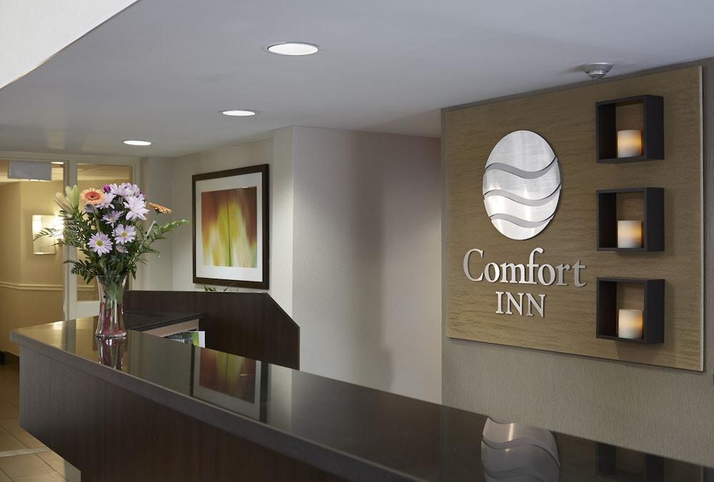 Comfort Inn Swift Current Exterior photo