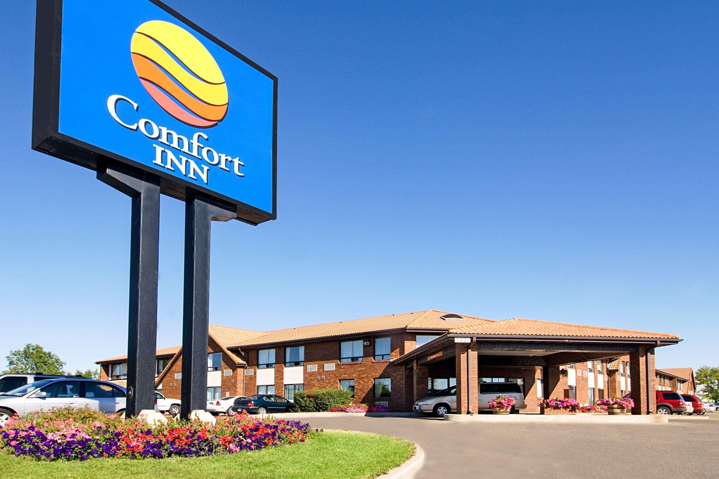 Comfort Inn Swift Current Exterior photo